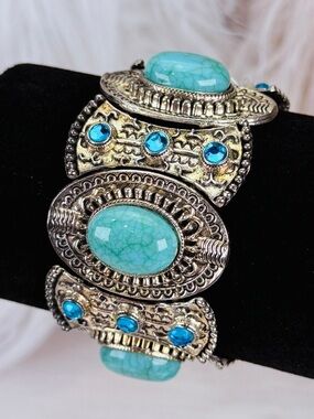 Aged Silvertone and Faux Turquoise white band stretch bracelet